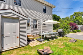 Wakefield Escape Walk to Downtown and Near Beaches!